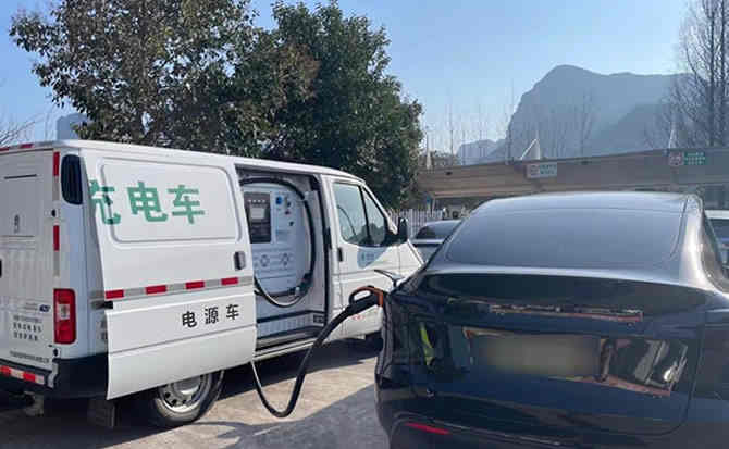 乡城汽车搭电