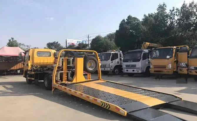 乡城汽车中途维修案例
